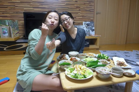 Satisfied guest praising Homestay Korea service quality