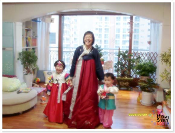 Guest expressing joy for choosing Homestay Korea